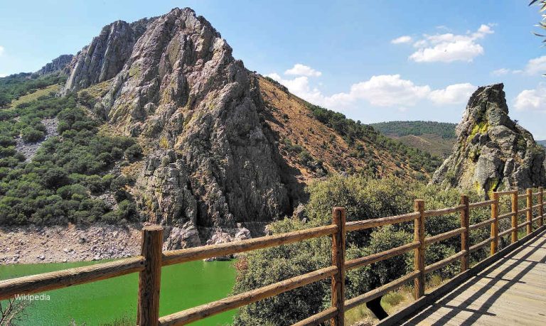 Parque Natural de Monfragüe Reserva de flora y fauna mediterráneas