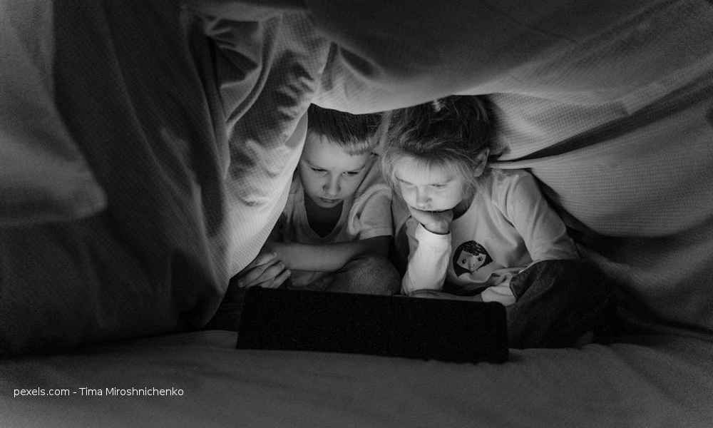 El insomnio en niños y adolescentes - Tablet y smartphone