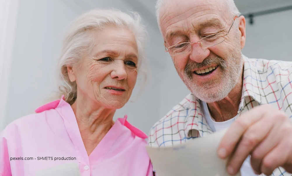 Tercera edad - Soluciones a la soledad - Mayor esperanza de vida en España