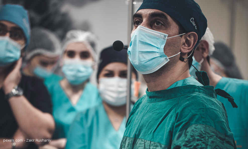 Enfermeros y médicos - Los profesionales de salud más demandados